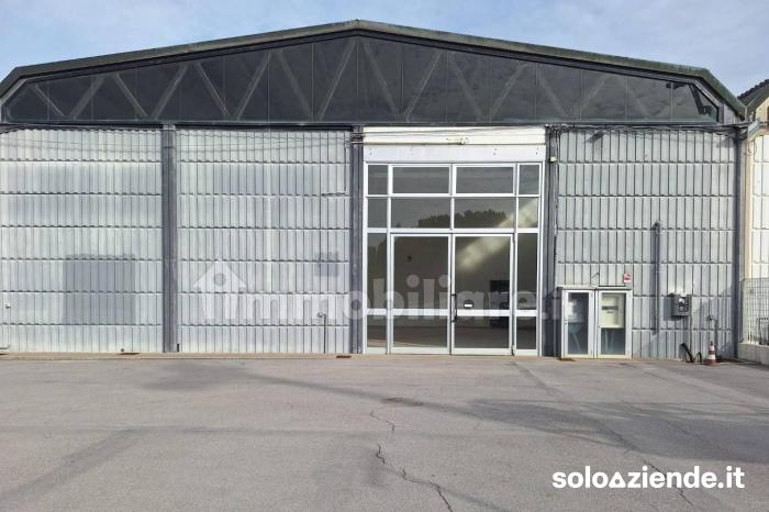 Affitto Edifici interi commerciali AFFITTASI CAPANNONE COMMERCIALE PER GRANDI NEGOZI  a Capannori (LU)